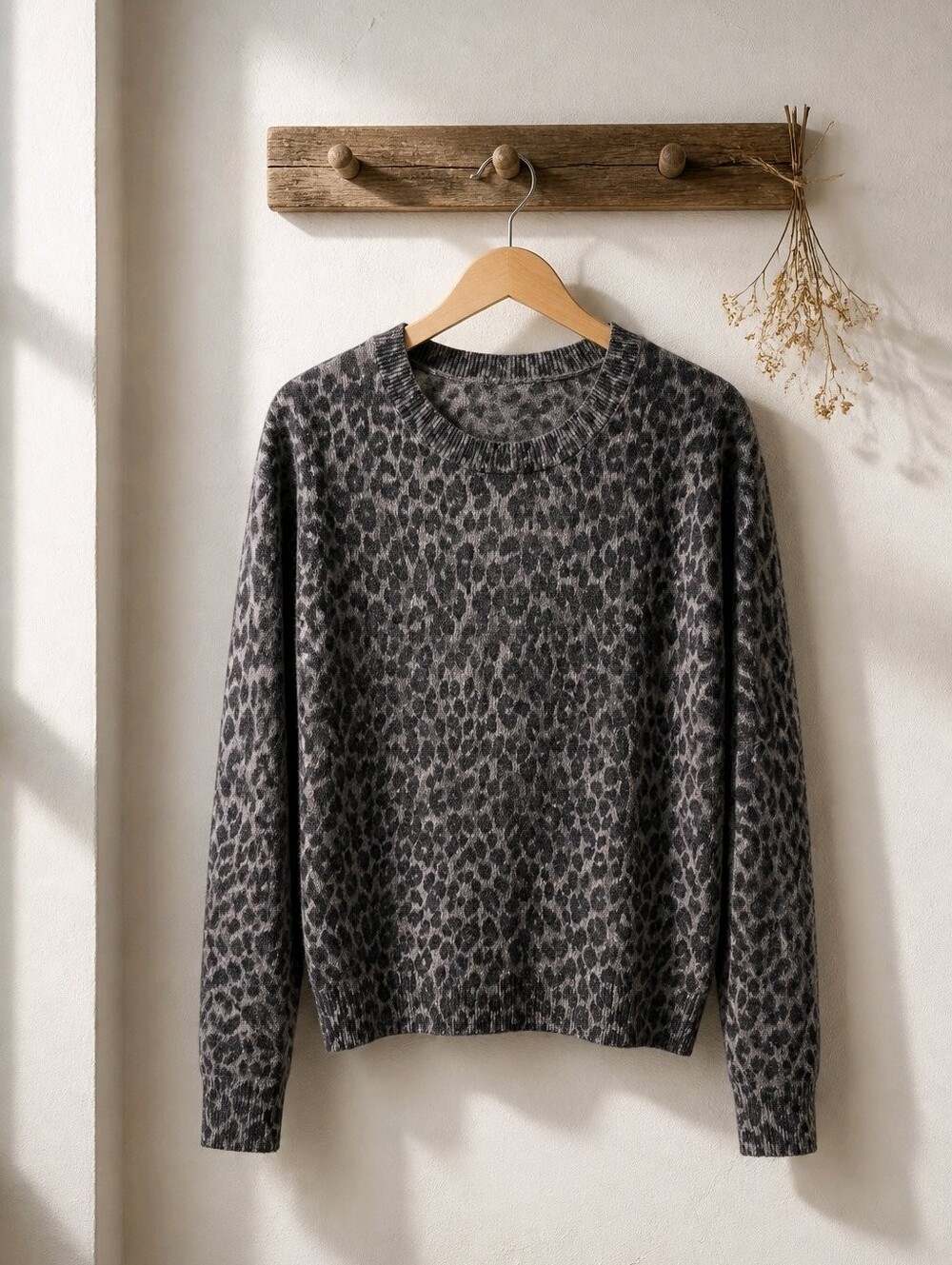 Leopard Print Wool/Cashmere Blend Crewneck Sweater - Sz SM